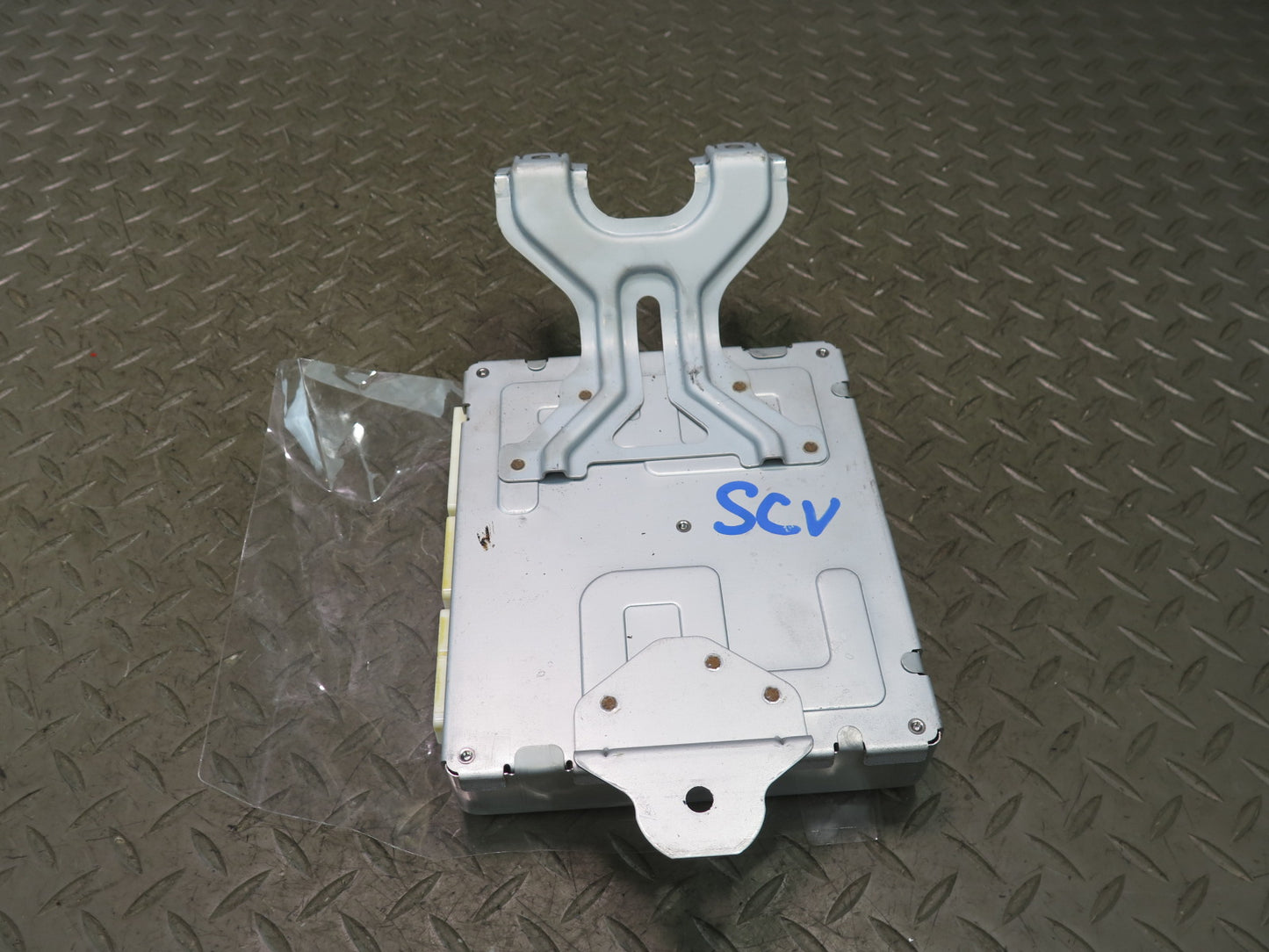 02-08 Lexus UZZ40L SC430 Convertible TOP Roof Control Module 89720-24010 OEM