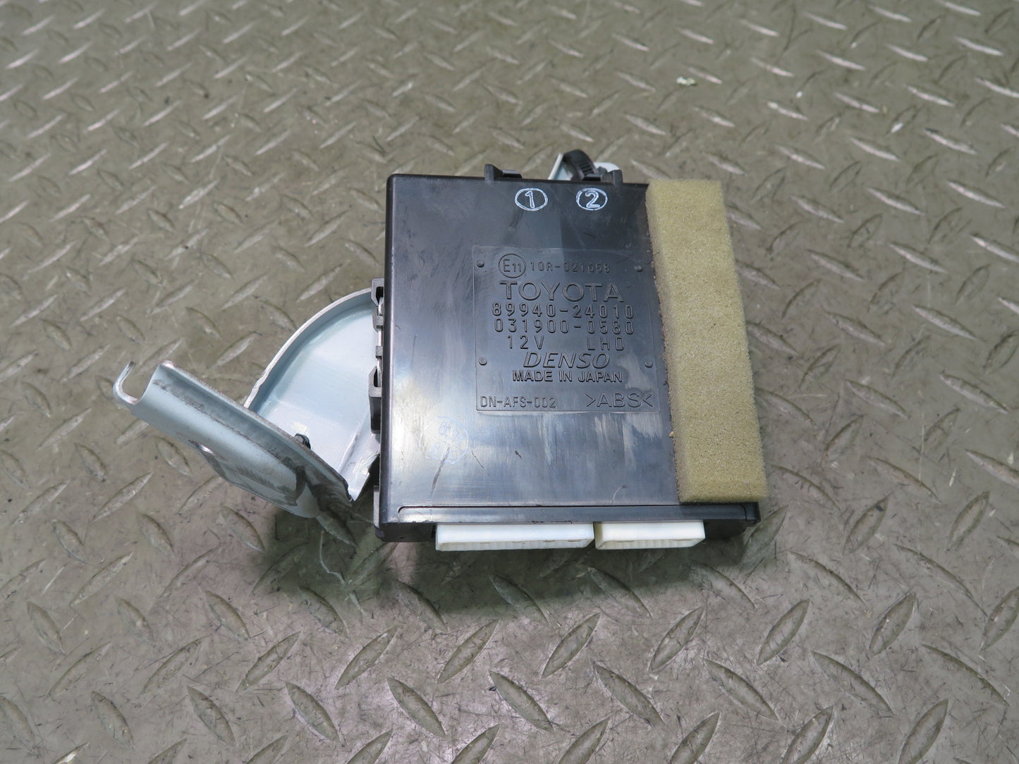 02-10 Lexus SC430 Headlight Lamp Relay Control Module Unit 85942-24010 OEM