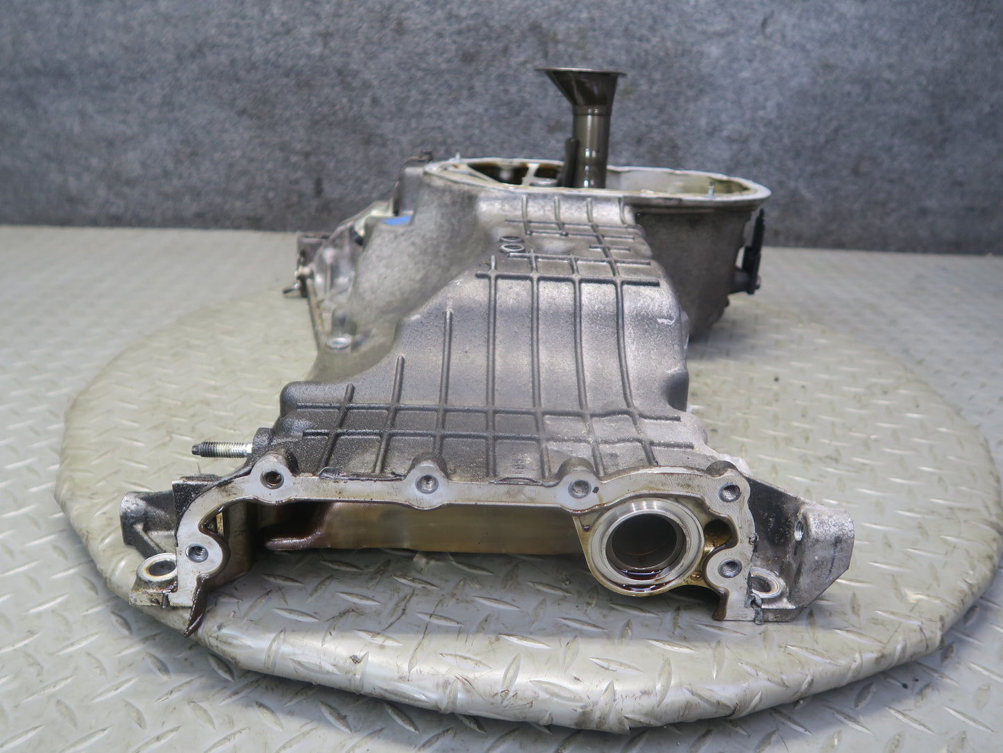 2010-2013 Lexus URJ150L GX460 1URFE Engine Motor Upper Oil Pan