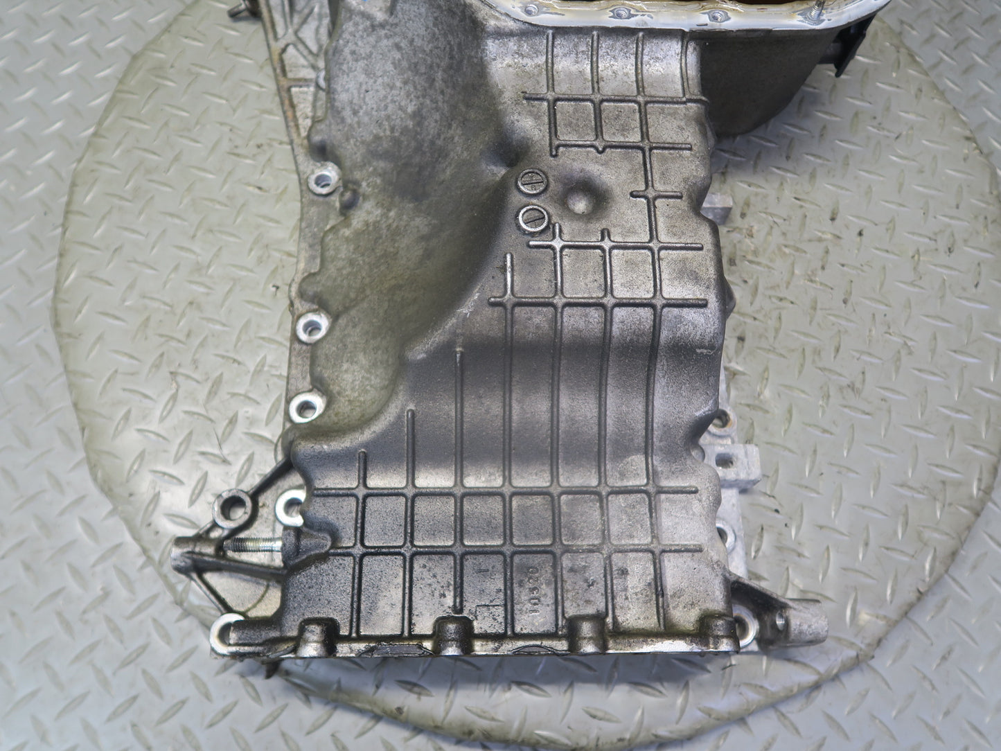 2010-2013 Lexus URJ150L GX460 1URFE Engine Motor Upper Oil Pan