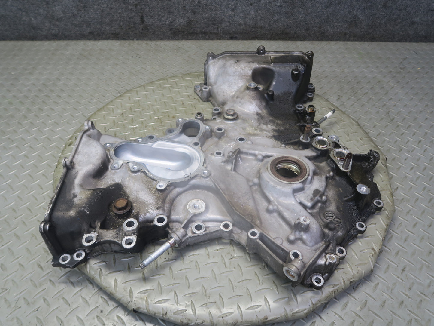2010-2013 Lexus URJ150L GX460 1URFE Engine Motor Timing Chain Cover