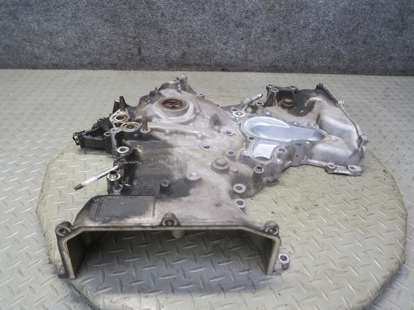 2010-2013 Lexus URJ150L GX460 1URFE Engine Motor Timing Chain Cover