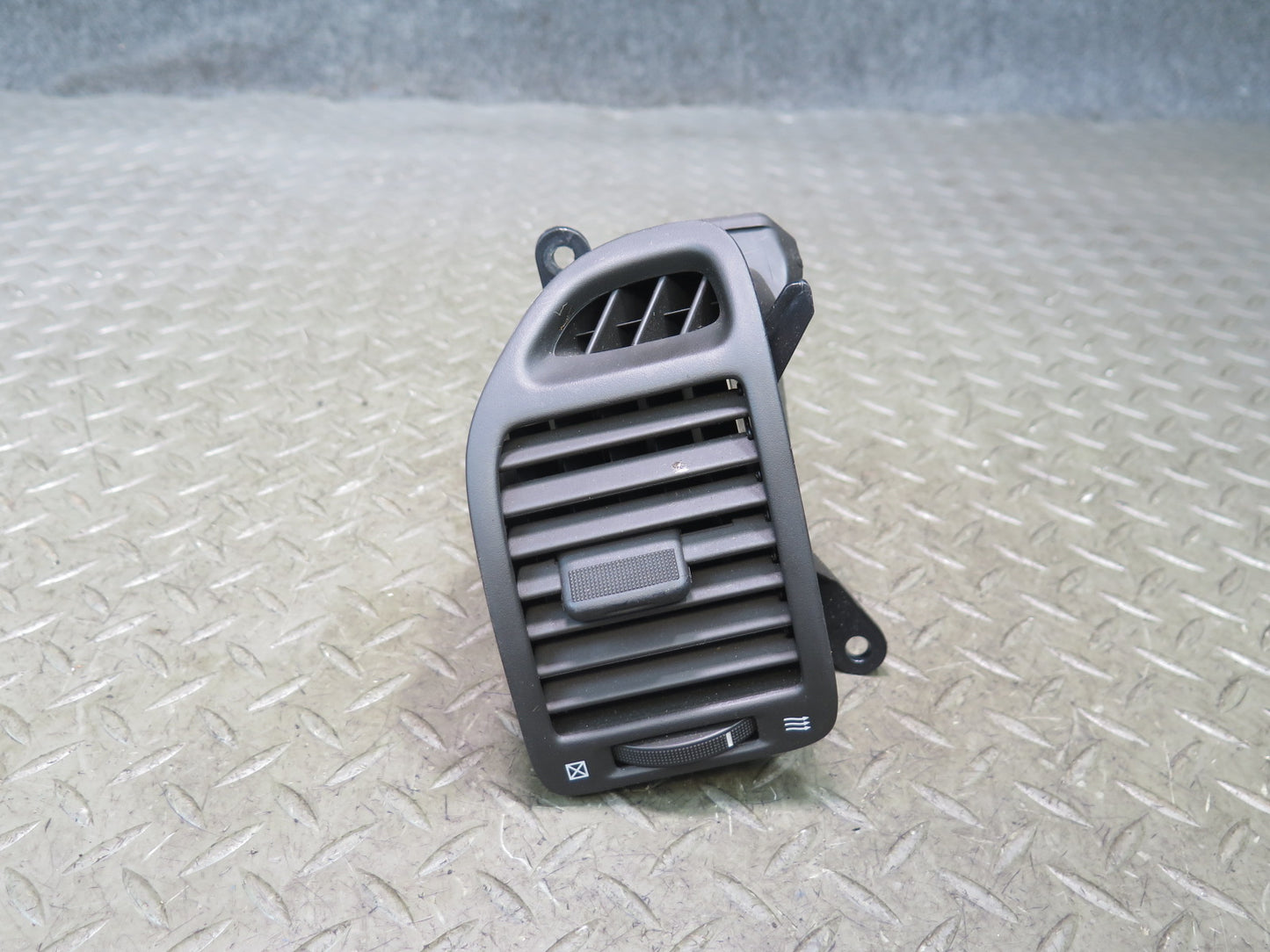 02-10 Lexus UZZ40L SC430 Dash Front Left A/C Air Vent Grille 55660-24050 OEM