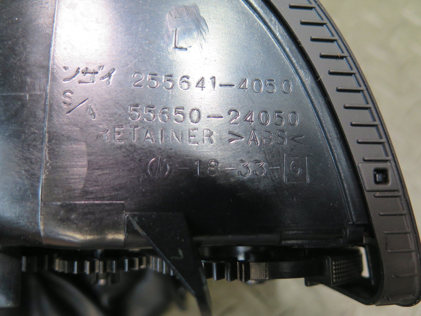 02-10 Lexus UZZ40L SC430 Dash Front Left A/C Air Vent Grille 55660-24050 OEM