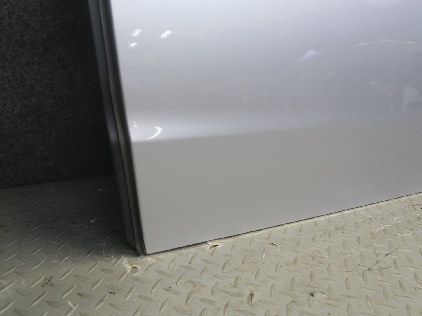 13-20 Mercedes R231 SL550 Left Door Shell Panel Iridium Silver OEM
