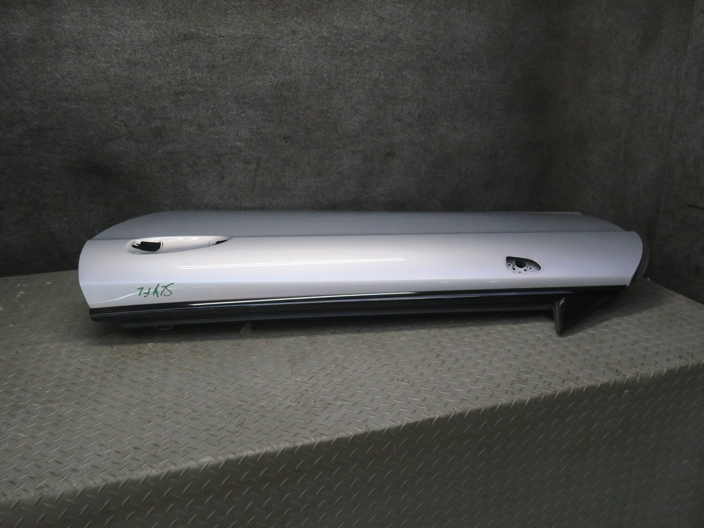 13-20 Mercedes R231 SL550 Left Door Shell Panel Iridium Silver OEM