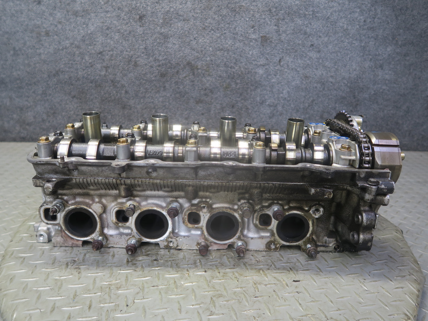 2010-2013 Lexus URJ150L GX460 4.6L 1URFE Engine Right Cylinder Head w Camshafts
