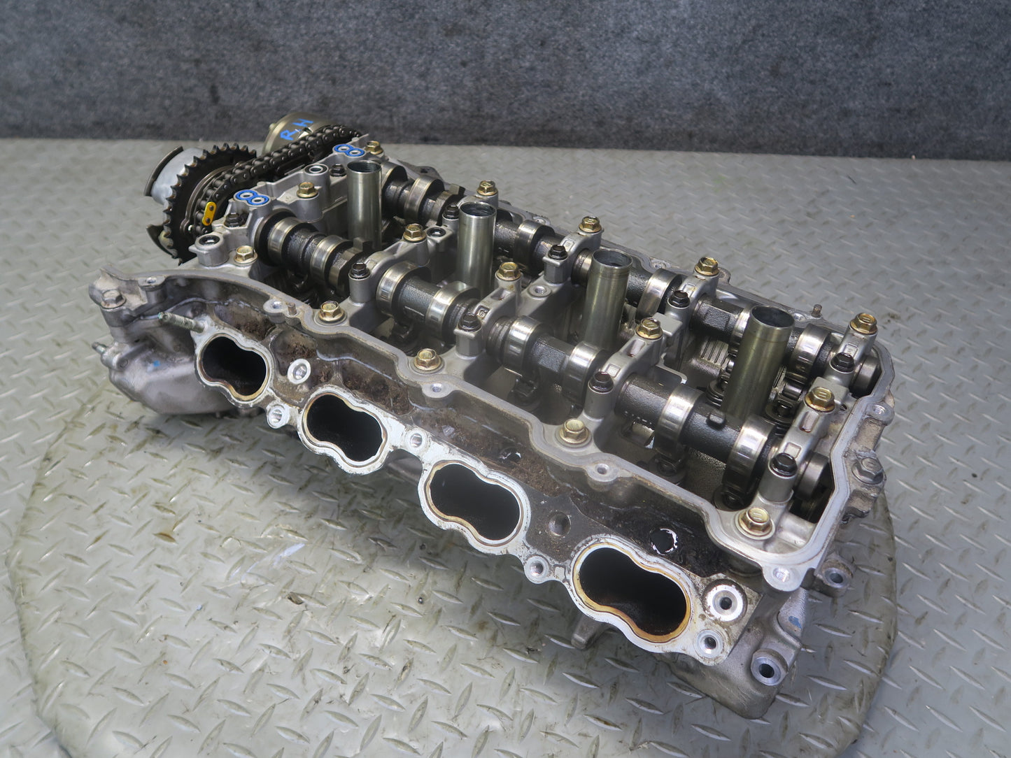 2010-2013 Lexus URJ150L GX460 4.6L 1URFE Engine Right Cylinder Head w Camshafts
