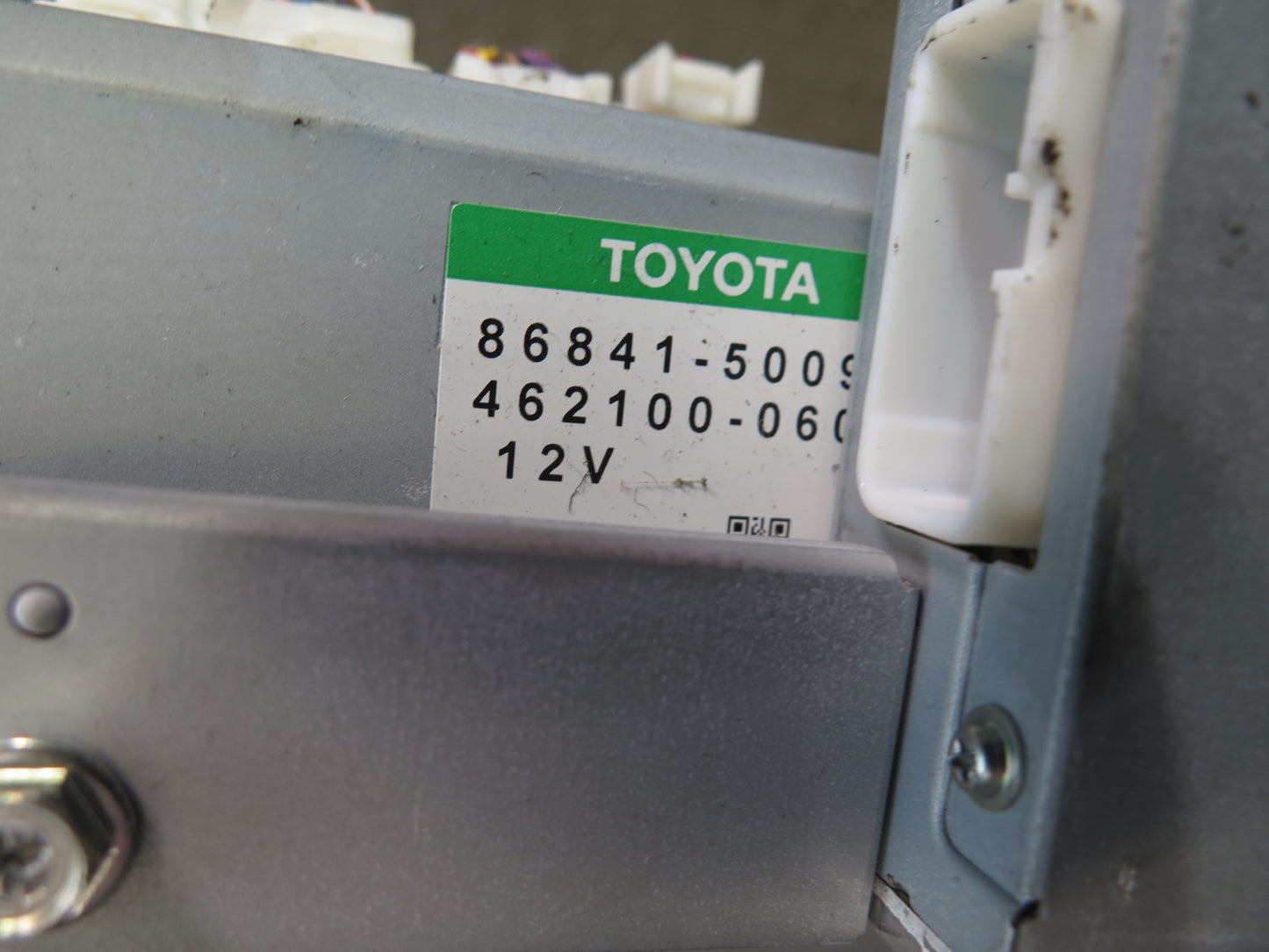 04-06 Lexus UZZ40L SC430 GPS Navigation DVD Player Control Unit 86841-50090 OEM