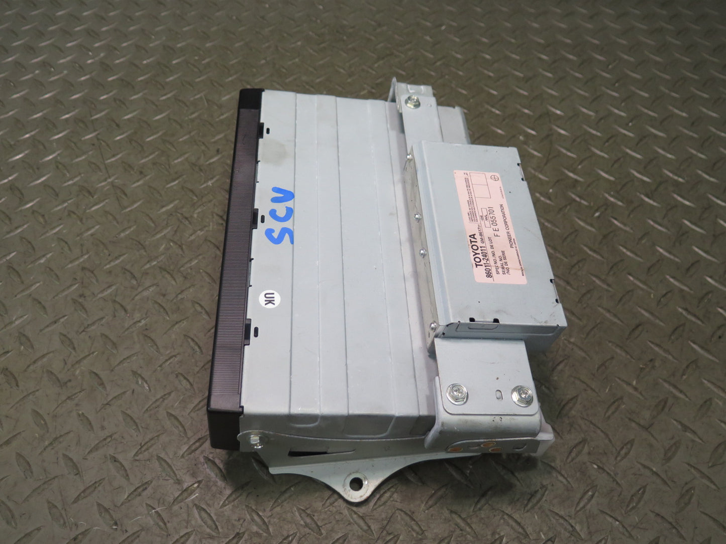04-06 Lexus UZZ40L SC430 GPS Navigation DVD Player Control Unit 86841-50090 OEM