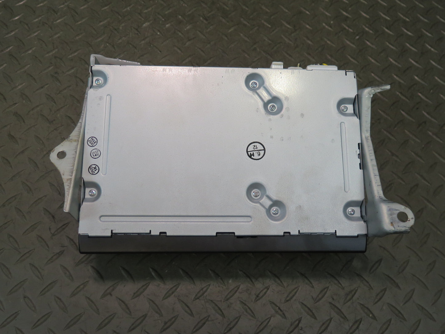 04-06 Lexus UZZ40L SC430 GPS Navigation DVD Player Control Unit 86841-50090 OEM