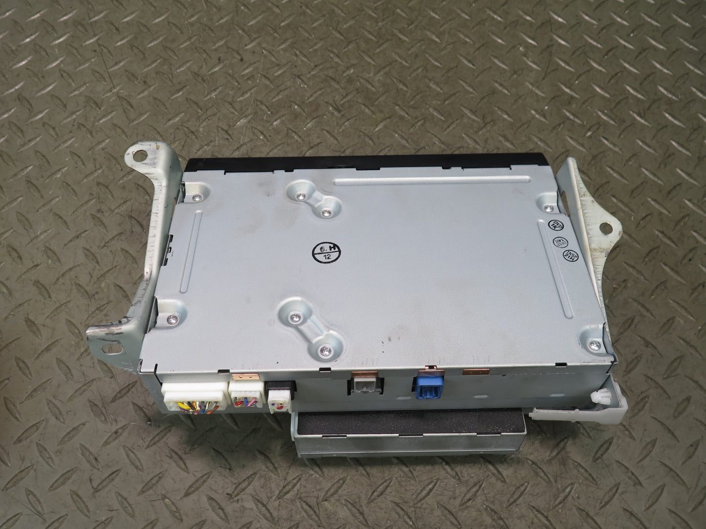 04-06 Lexus UZZ40L SC430 GPS Navigation DVD Player Control Unit 86841-50090 OEM