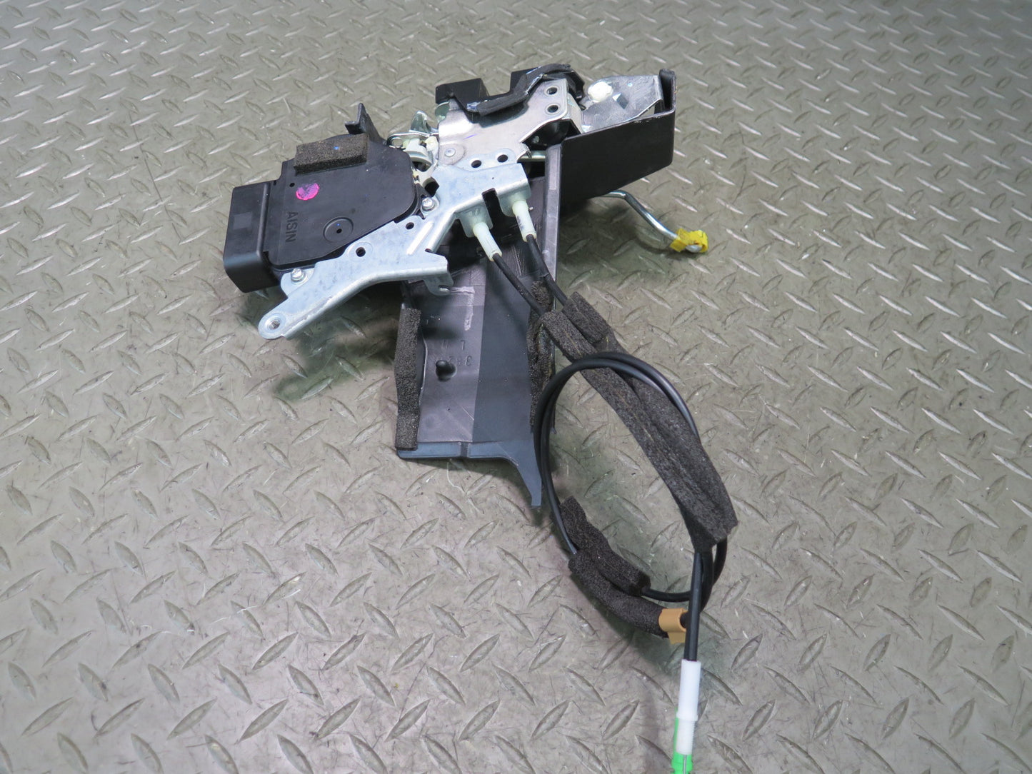 02-10 Lexus UZZ40L SC430 Front Left Driver Door Lock Latch Actuator 74K Mile OEM