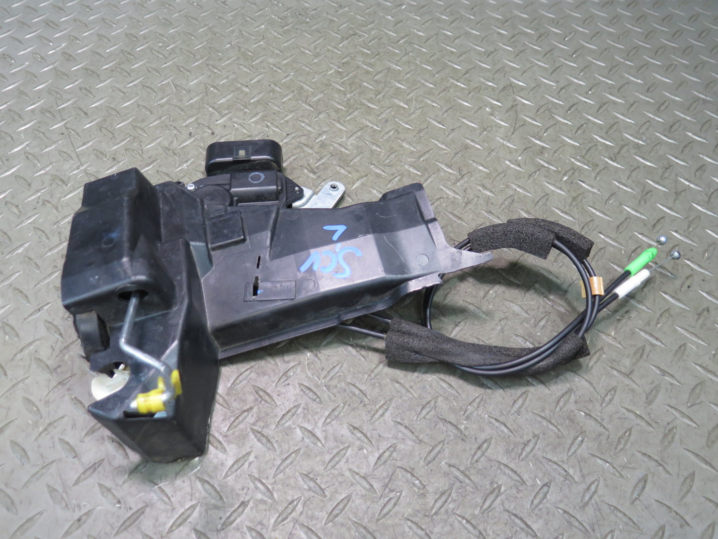 02-10 Lexus UZZ40L SC430 Front Left Driver Door Lock Latch Actuator 74K Mile OEM