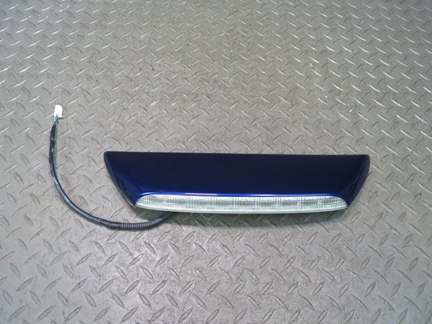 02-10 Lexus UZZ40L SC430 Rear Trunk Third 3RD Brake Light Lamp Indigo INK OEM