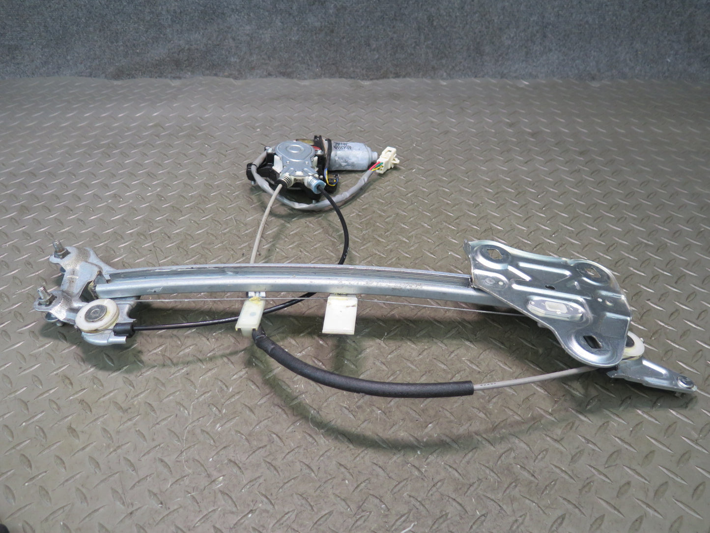 02-10 Lexus UZZ40L SC430 Front Left Driver Door Window Regulator w Motor OEM