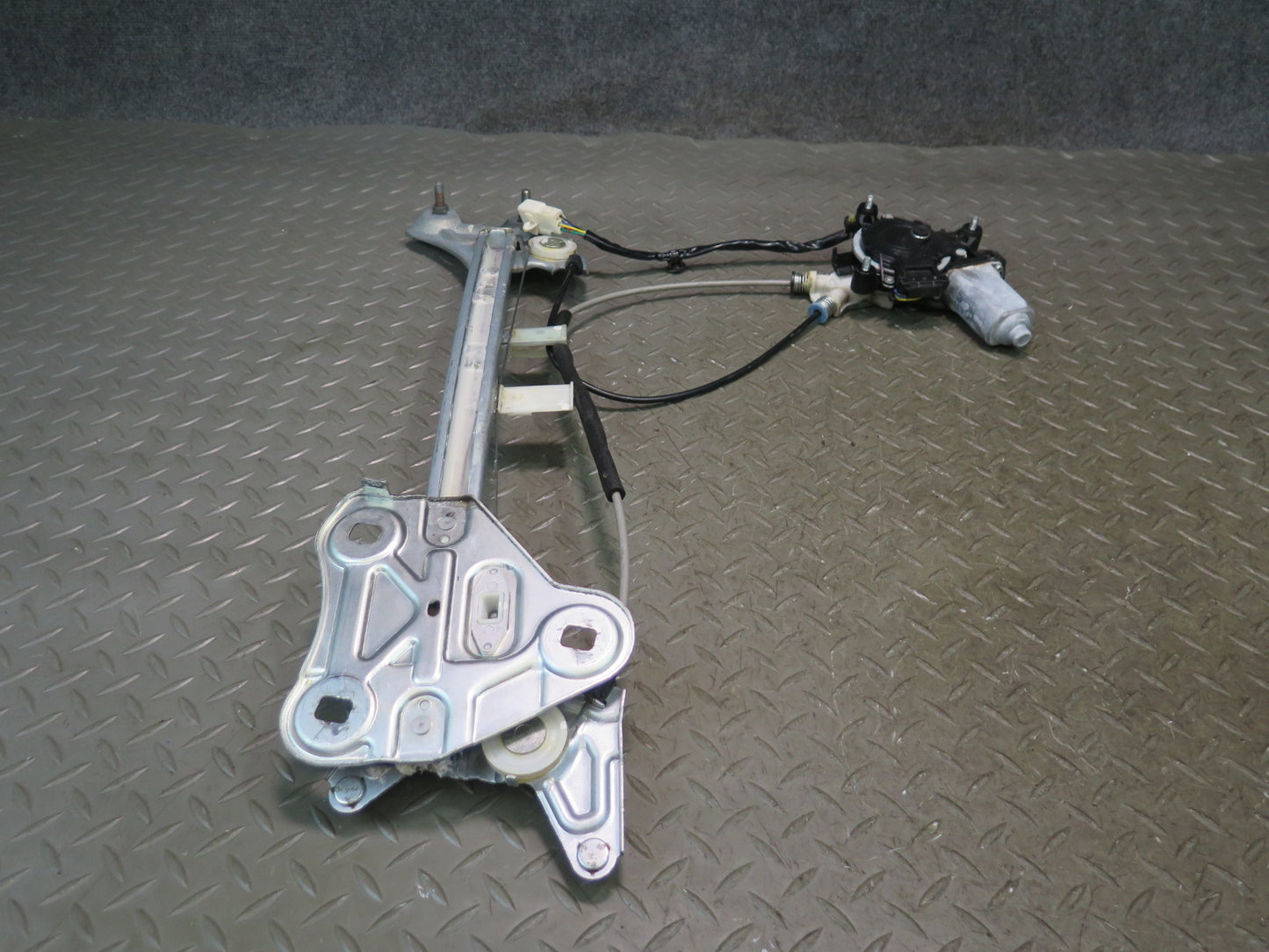 02-10 Lexus Z40 SC430 Front Right Passenger Door Window Regulator w Motor OEM