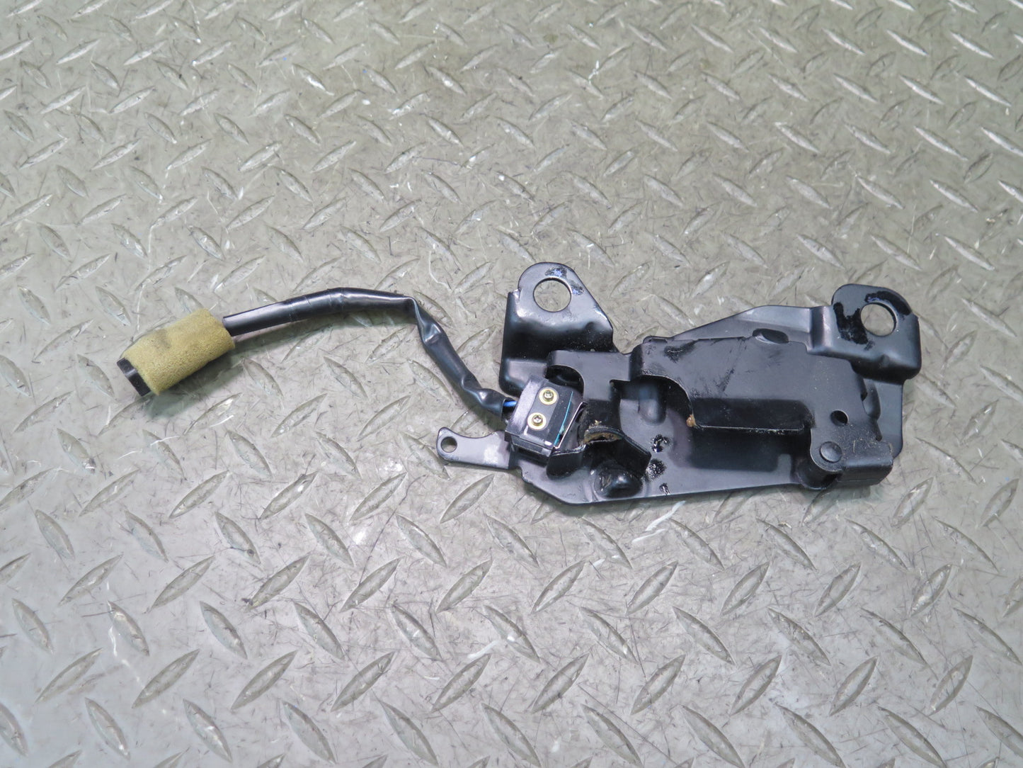 02-10 Lexus SC430 Convertible Left & Right Roof Lock Latch Strikers Set OEM