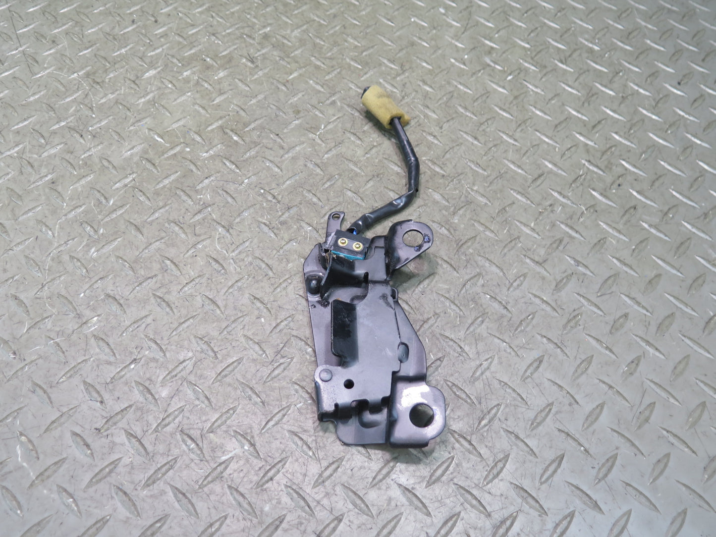 02-10 Lexus SC430 Convertible Left & Right Roof Lock Latch Strikers Set OEM