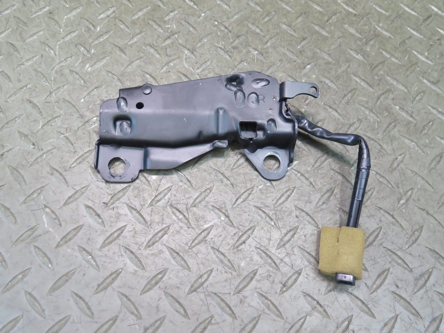 02-10 Lexus SC430 Convertible Left & Right Roof Lock Latch Strikers Set OEM