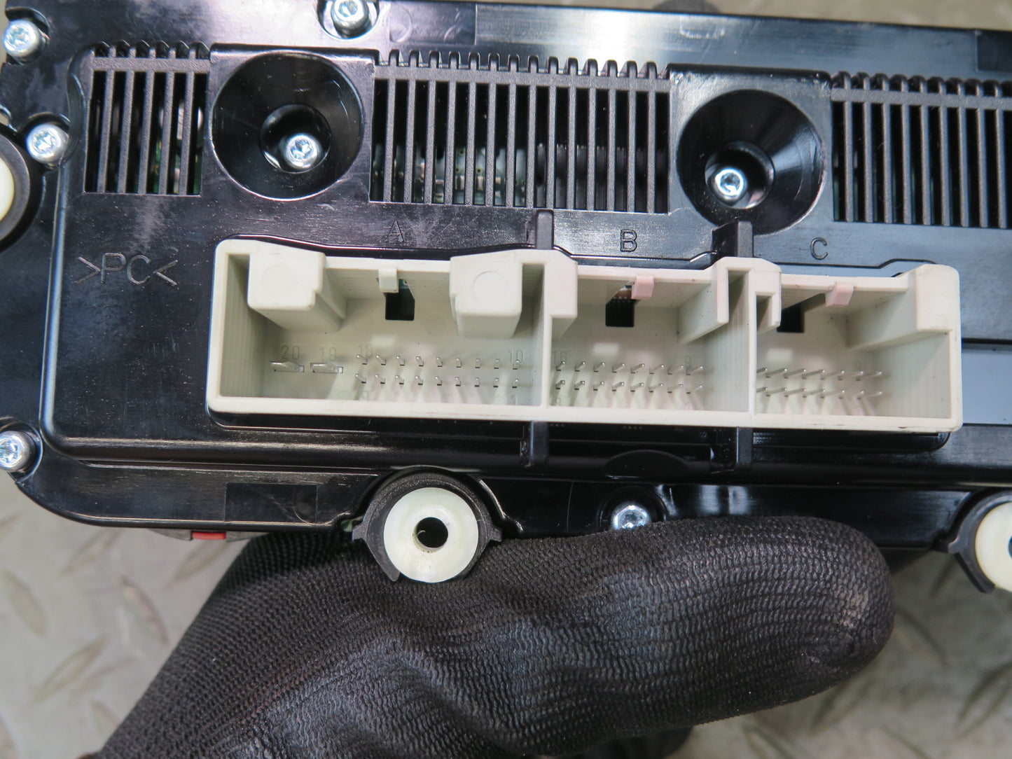 06-09 VW Golf MK5 R32 A/C Heater Climate Control Switch Panel 1K0907044DE OEM