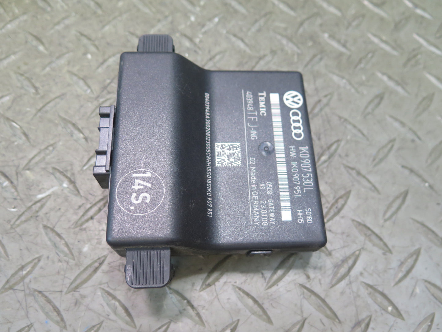 2008 VW Golf R32 Gateway Interface Control  Module 1K0907530L OEM