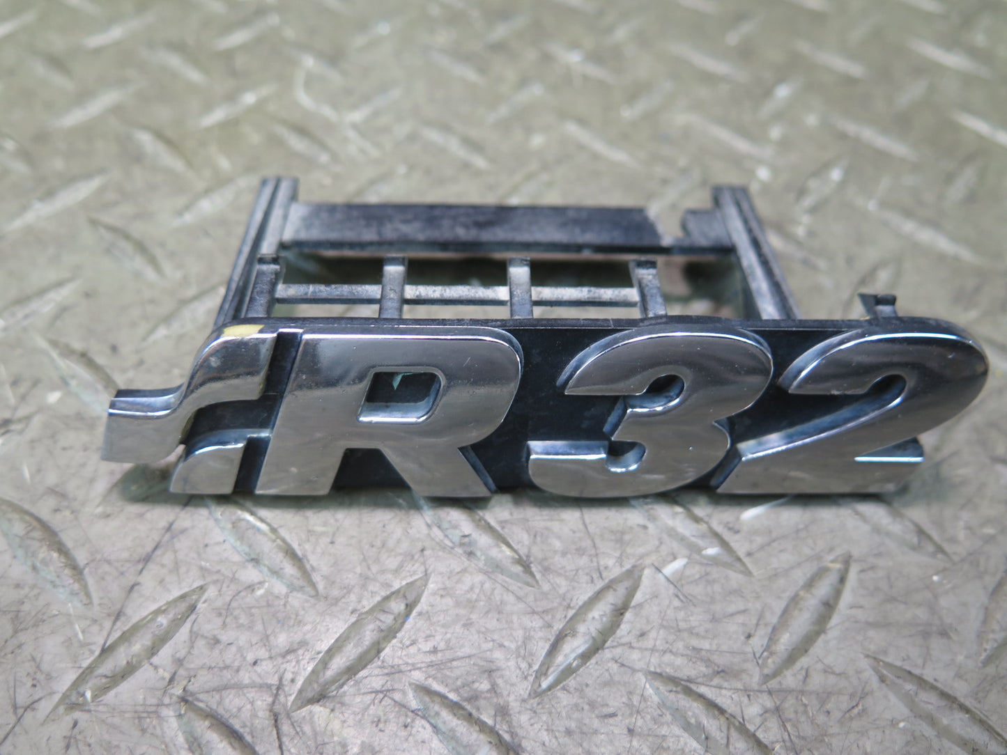 2008 VW Golf MK5 R32 Front Grille Emblem Badge Symbol 1J6853679D OEM