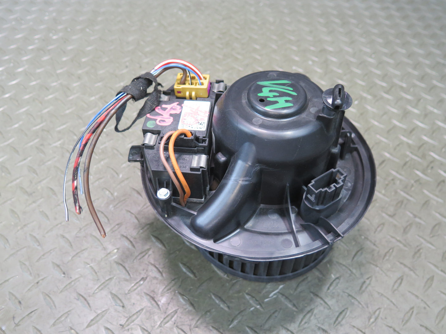 06-09 VW Golf MK5 R32 A/C Heater Blower Motor Fan w Resistor OEM