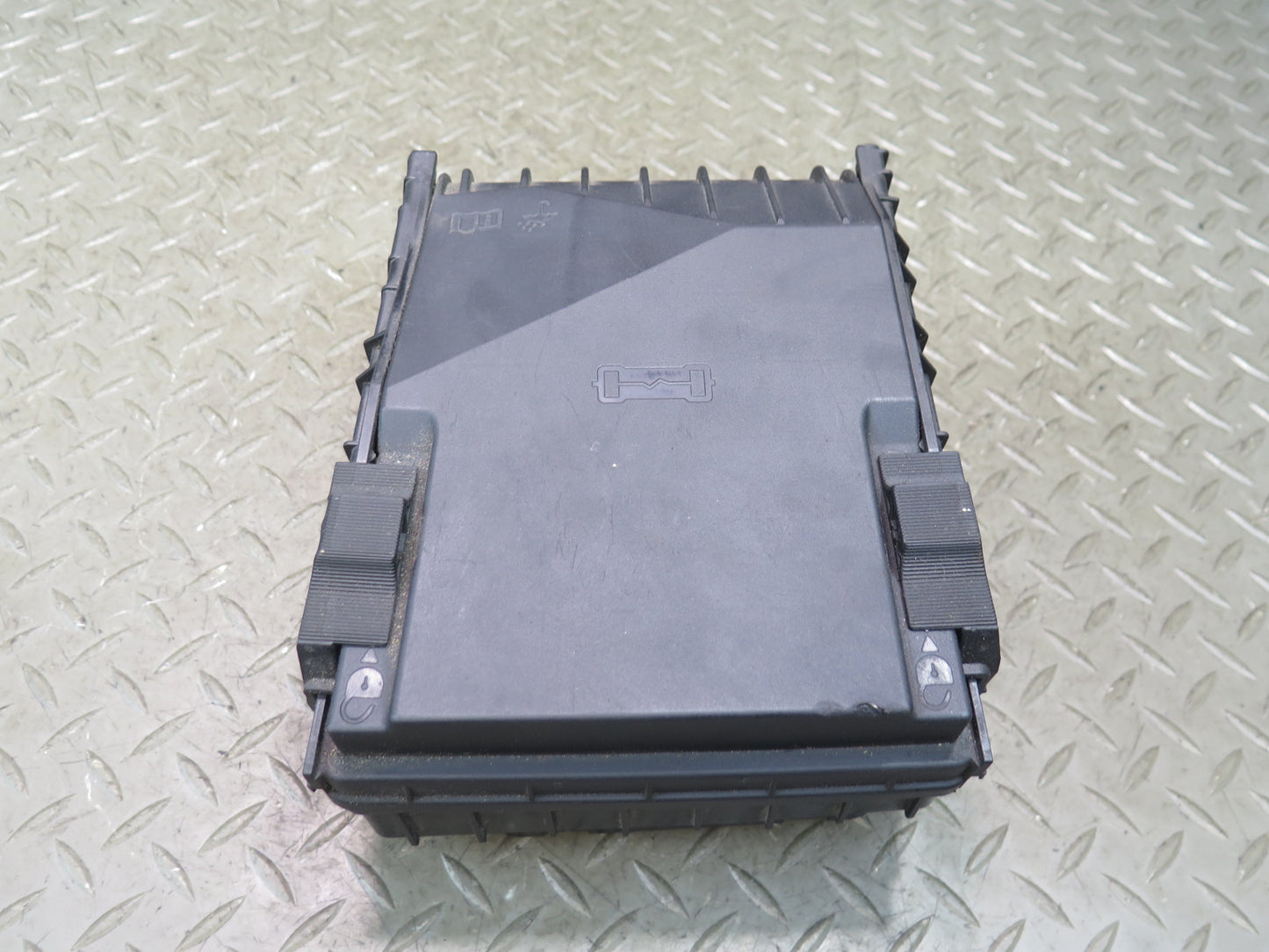 2008 VW Golf R32 Engine Bay Fuse Relay Box Module OEM