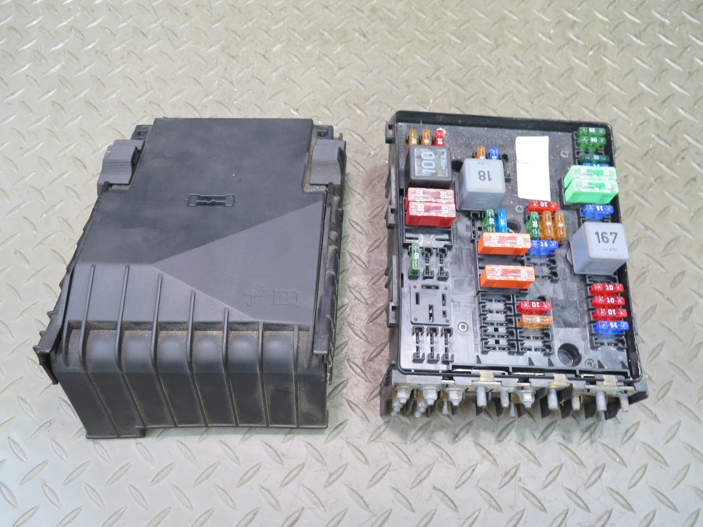 2008 VW Golf R32 Engine Bay Fuse Relay Box Module OEM