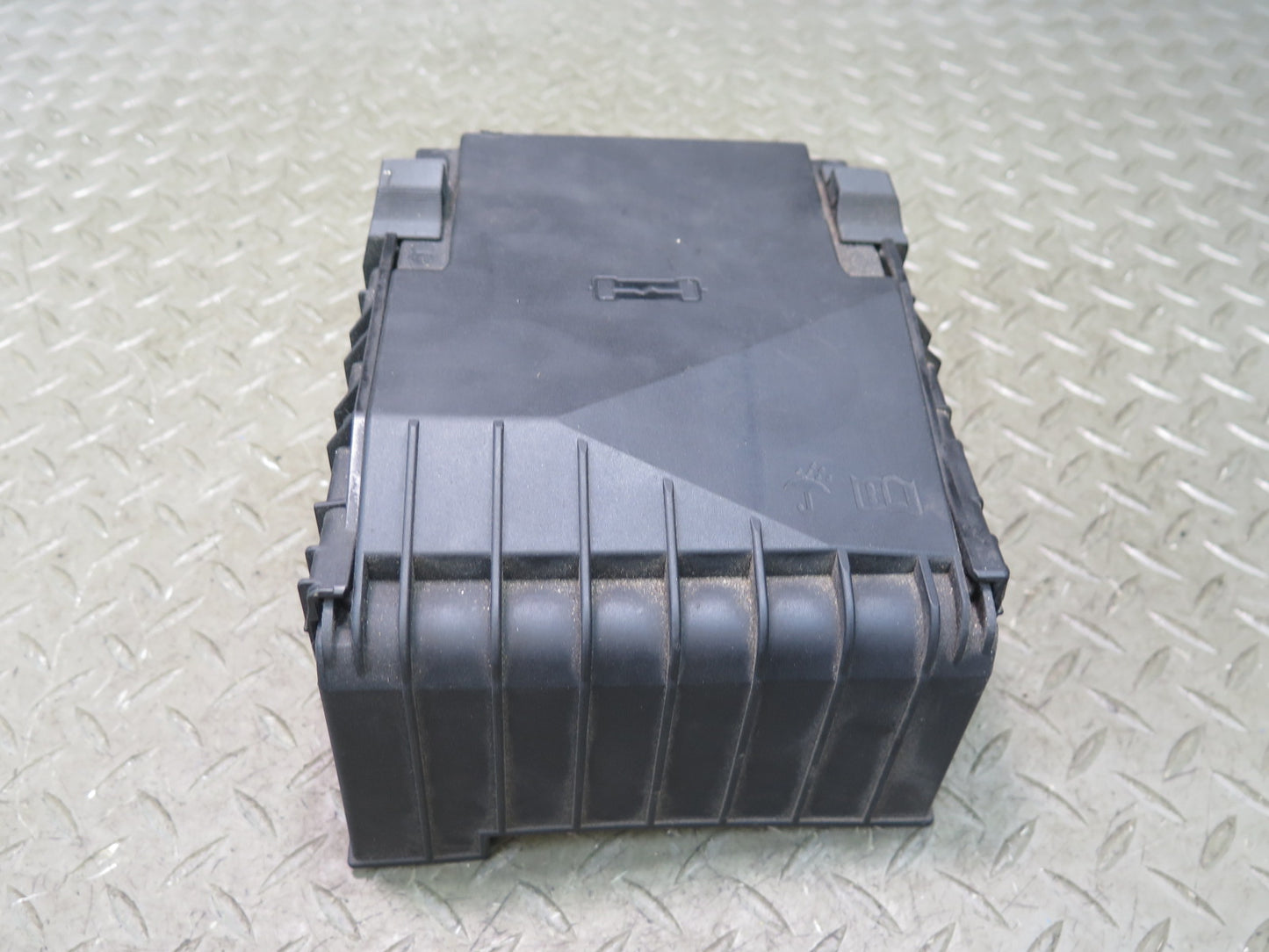 2008 VW Golf R32 Engine Bay Fuse Relay Box Module OEM