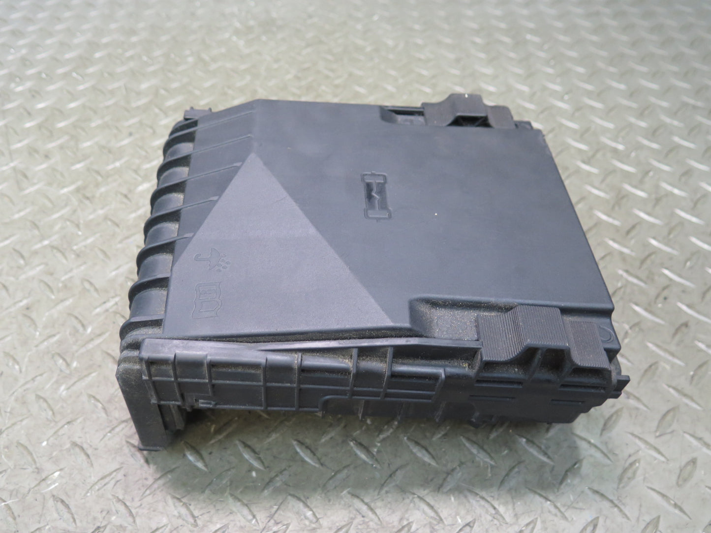 2008 VW Golf R32 Engine Bay Fuse Relay Box Module OEM