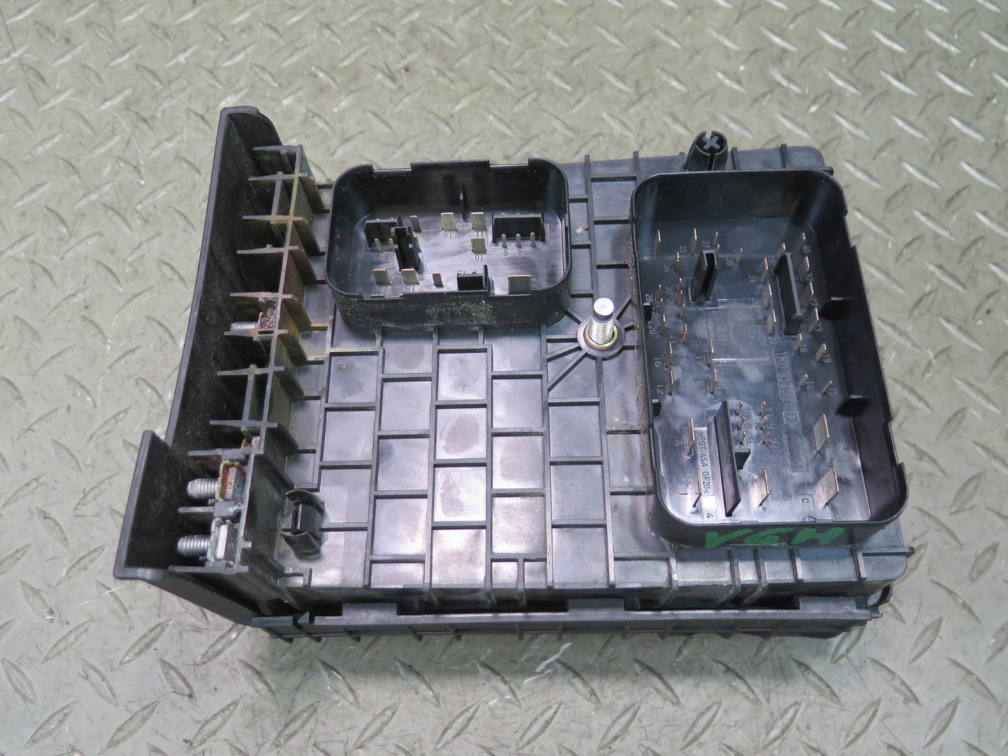 2008 VW Golf R32 Engine Bay Fuse Relay Box Module OEM