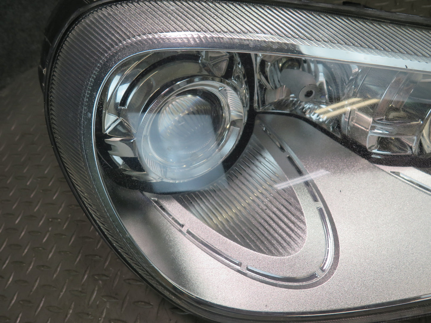 2008-2010 Porsche Cayenne 957 Front Right AFS Xenon HID Headlight Lamp w Ballast