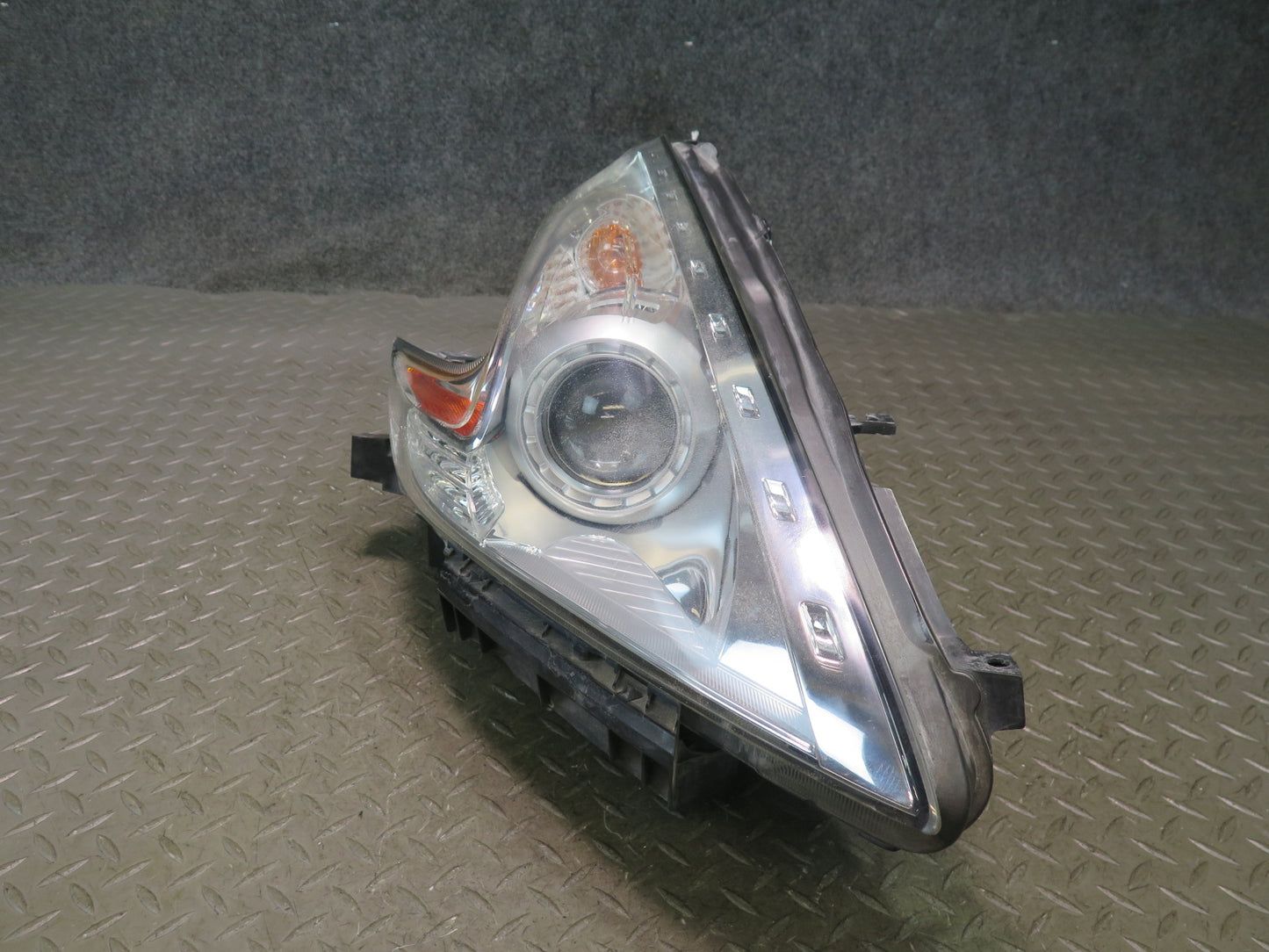 09-17 Nissan Z34 370Z Front Right Xenon HID Headlight Lamp OEM