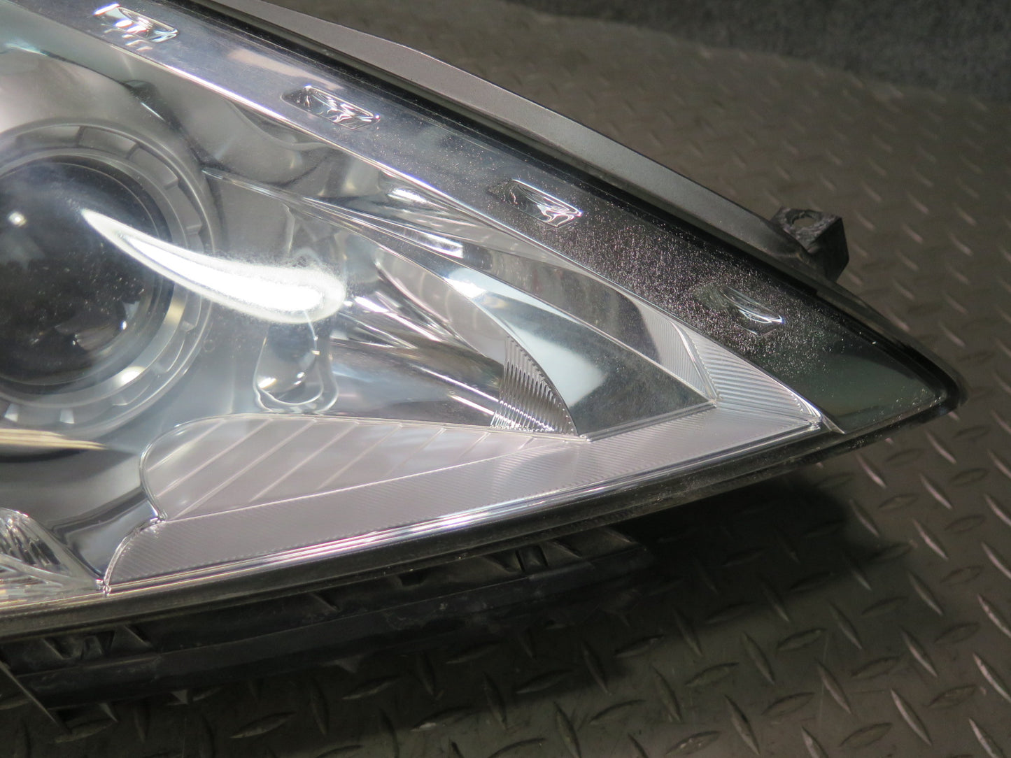 09-17 Nissan Z34 370Z Front Right Xenon HID Headlight Lamp OEM