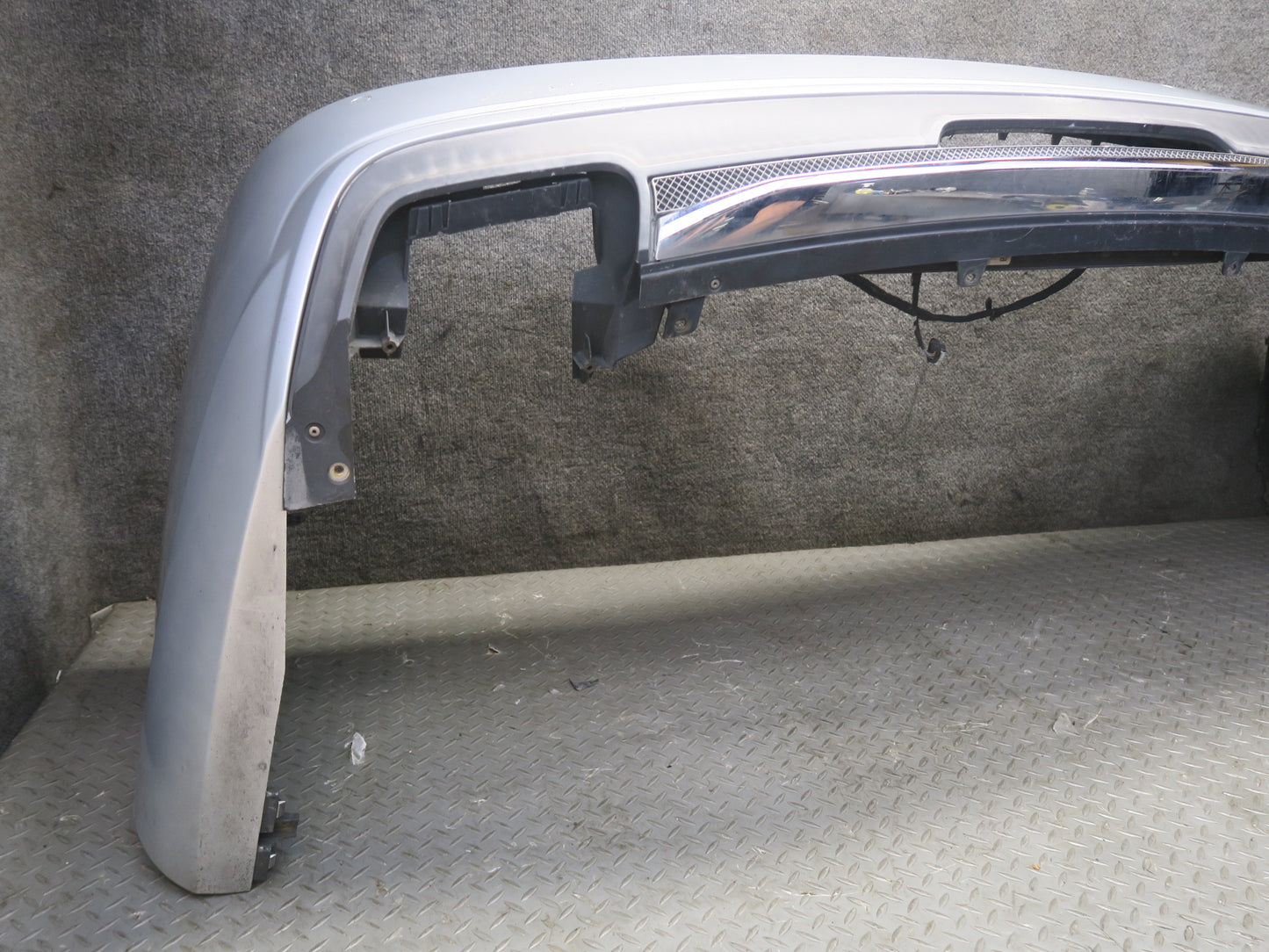 13-16 Mercedes R231 SL550 AMG Sport Rear Bumper Cover Iridium Silver w PDC OEM