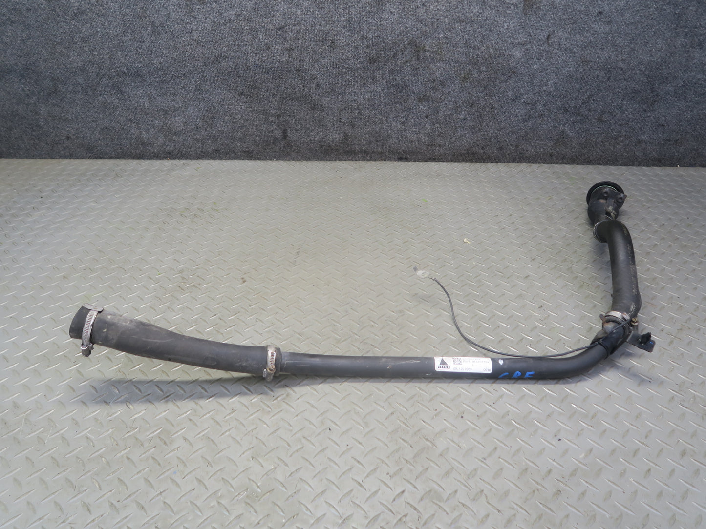 03-06 Chevrolet SSR Fuel Filler Neck Pipe w Fuel Cap 15107734 OEM