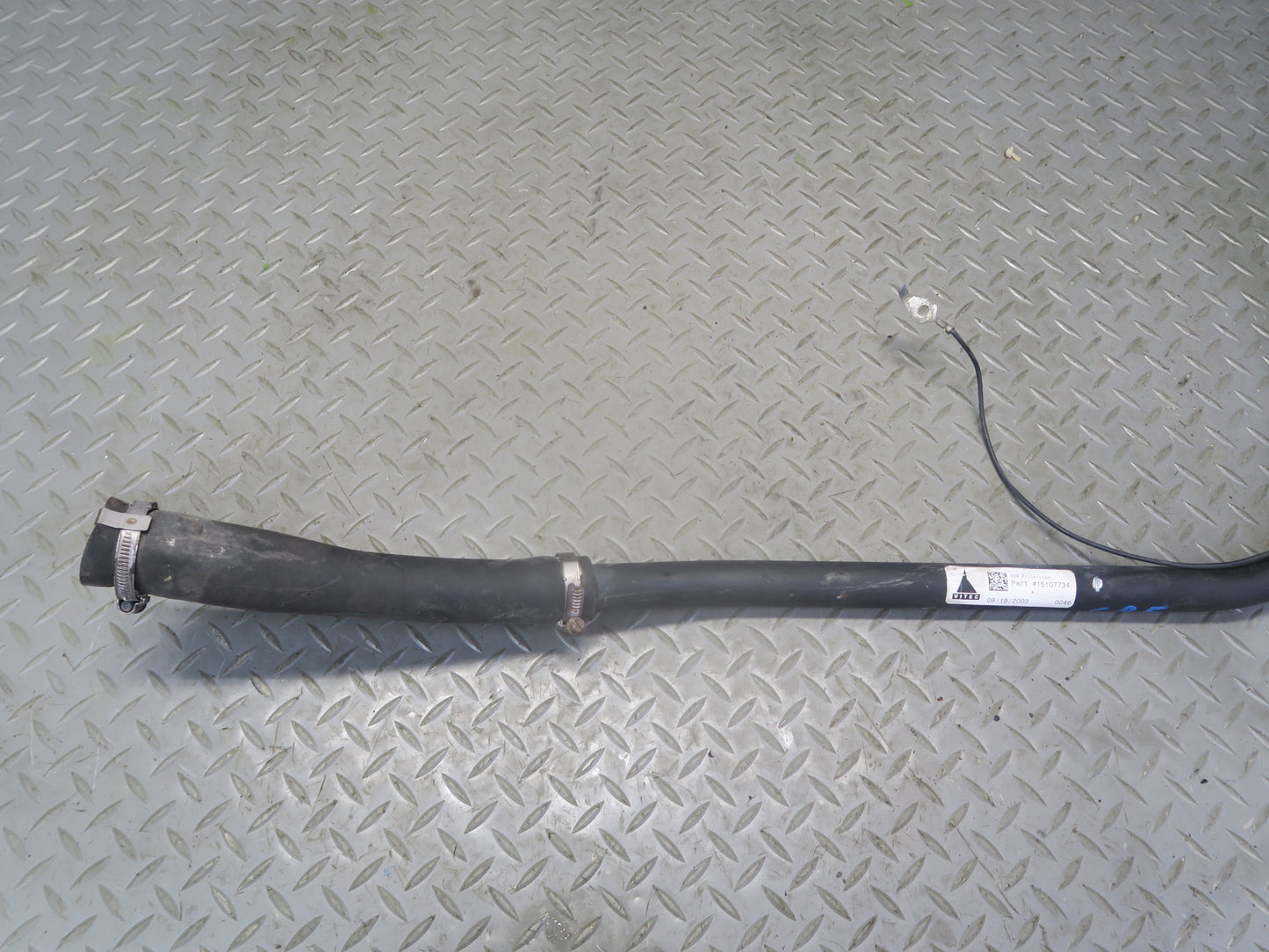 03-06 Chevrolet SSR Fuel Filler Neck Pipe w Fuel Cap 15107734 OEM