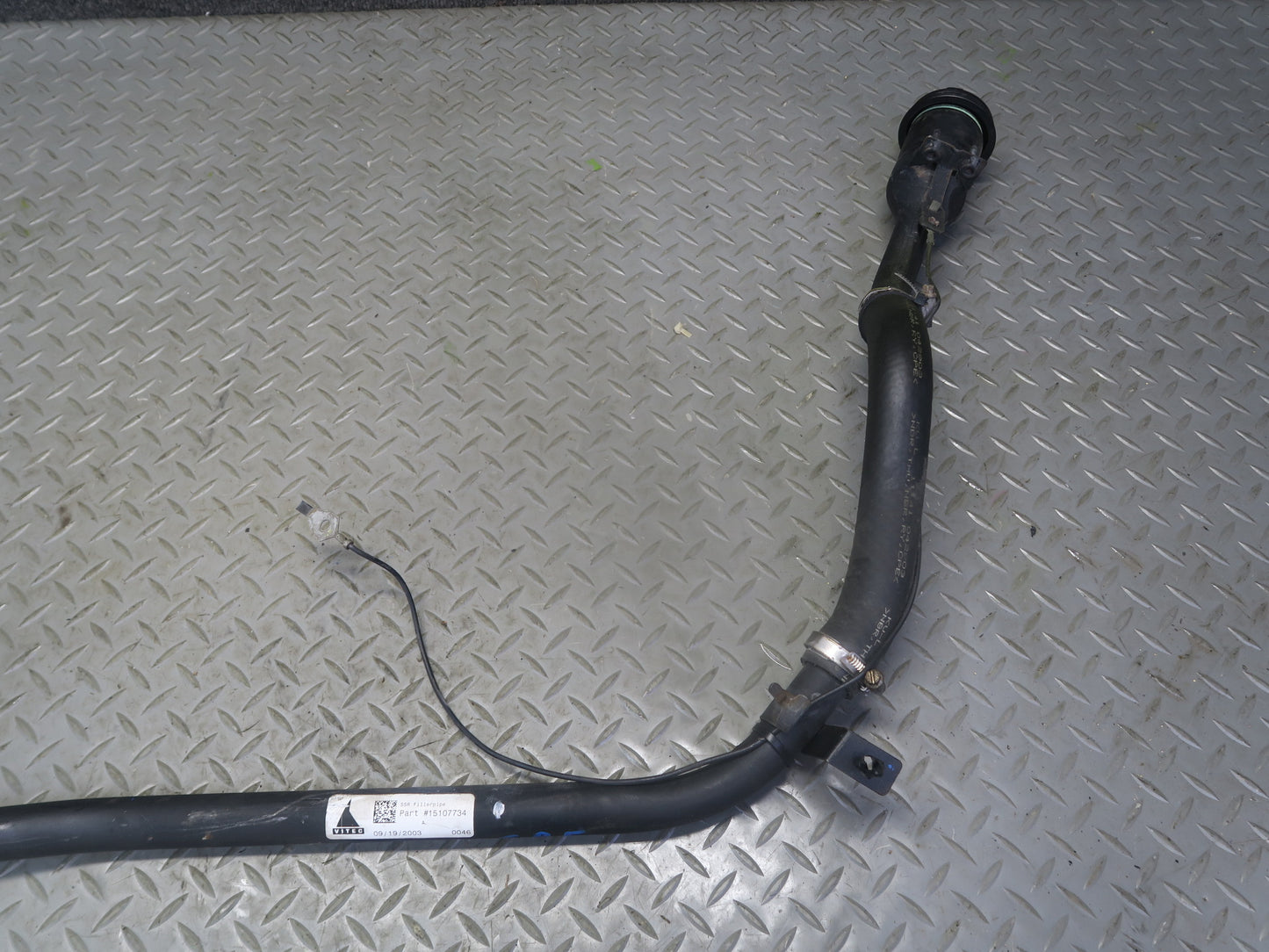 03-06 Chevrolet SSR Fuel Filler Neck Pipe w Fuel Cap 15107734 OEM