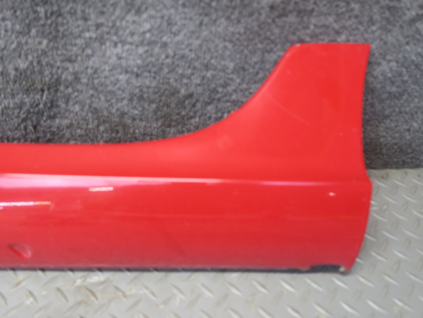 2008 VW Golf MK5 R32 Left Side Skirt Rocker Panel Lower Molding Tornado RED OEM