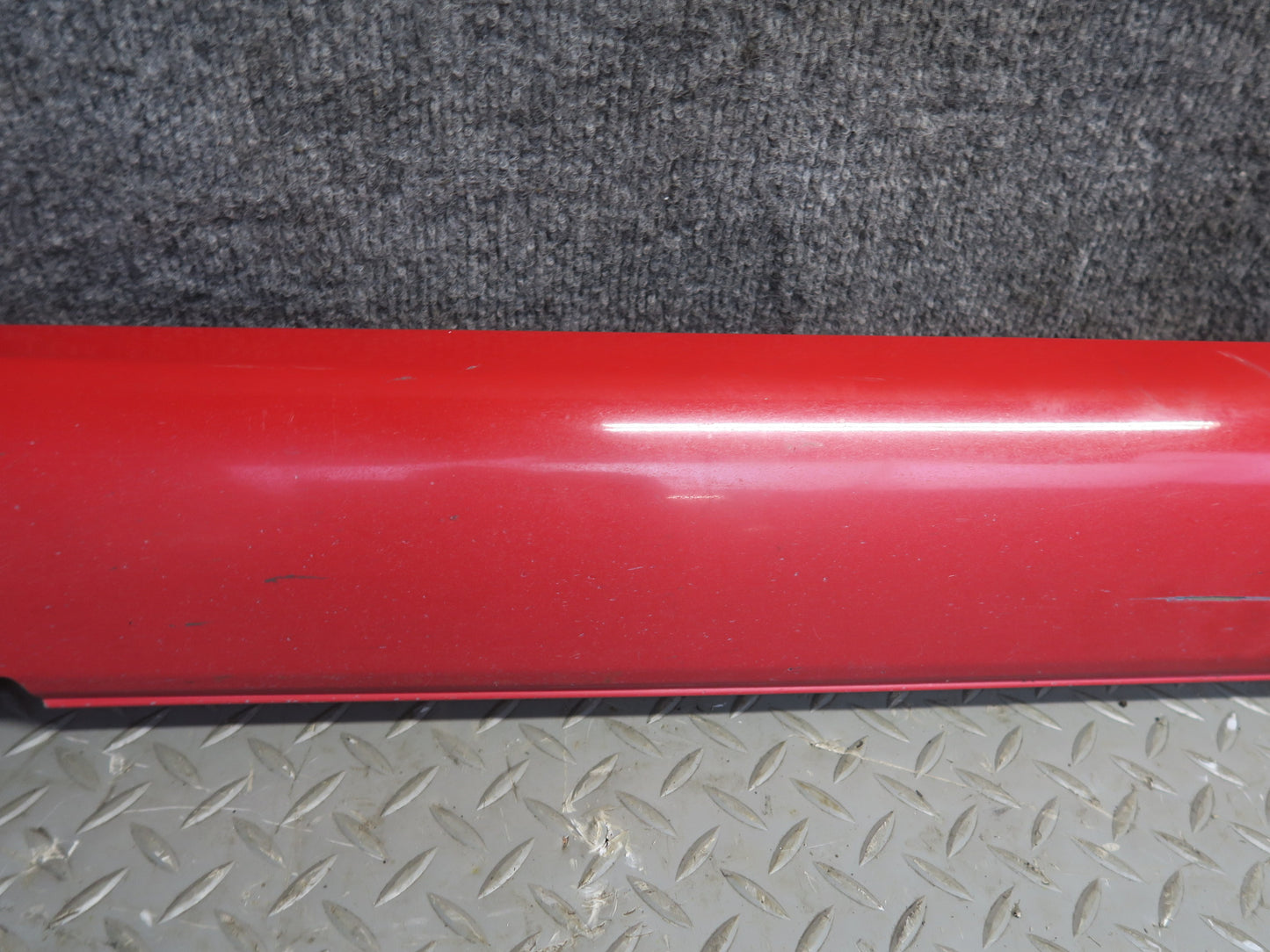 2008 VW Golf MK5 R32 Left Side Skirt Rocker Panel Lower Molding Tornado RED OEM