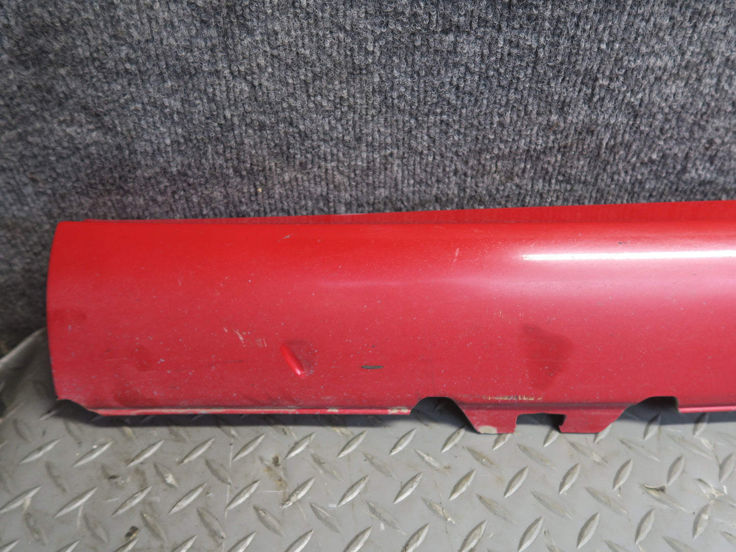 2008 VW Golf MK5 R32 Left Side Skirt Rocker Panel Lower Molding Tornado RED OEM