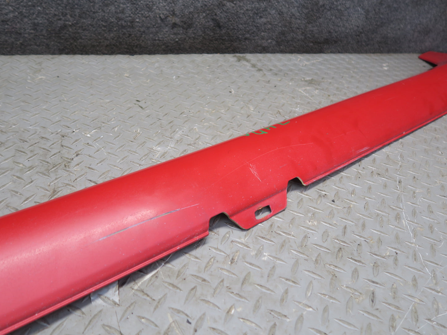 2008 VW Golf MK5 R32 Left Side Skirt Rocker Panel Lower Molding Tornado RED OEM