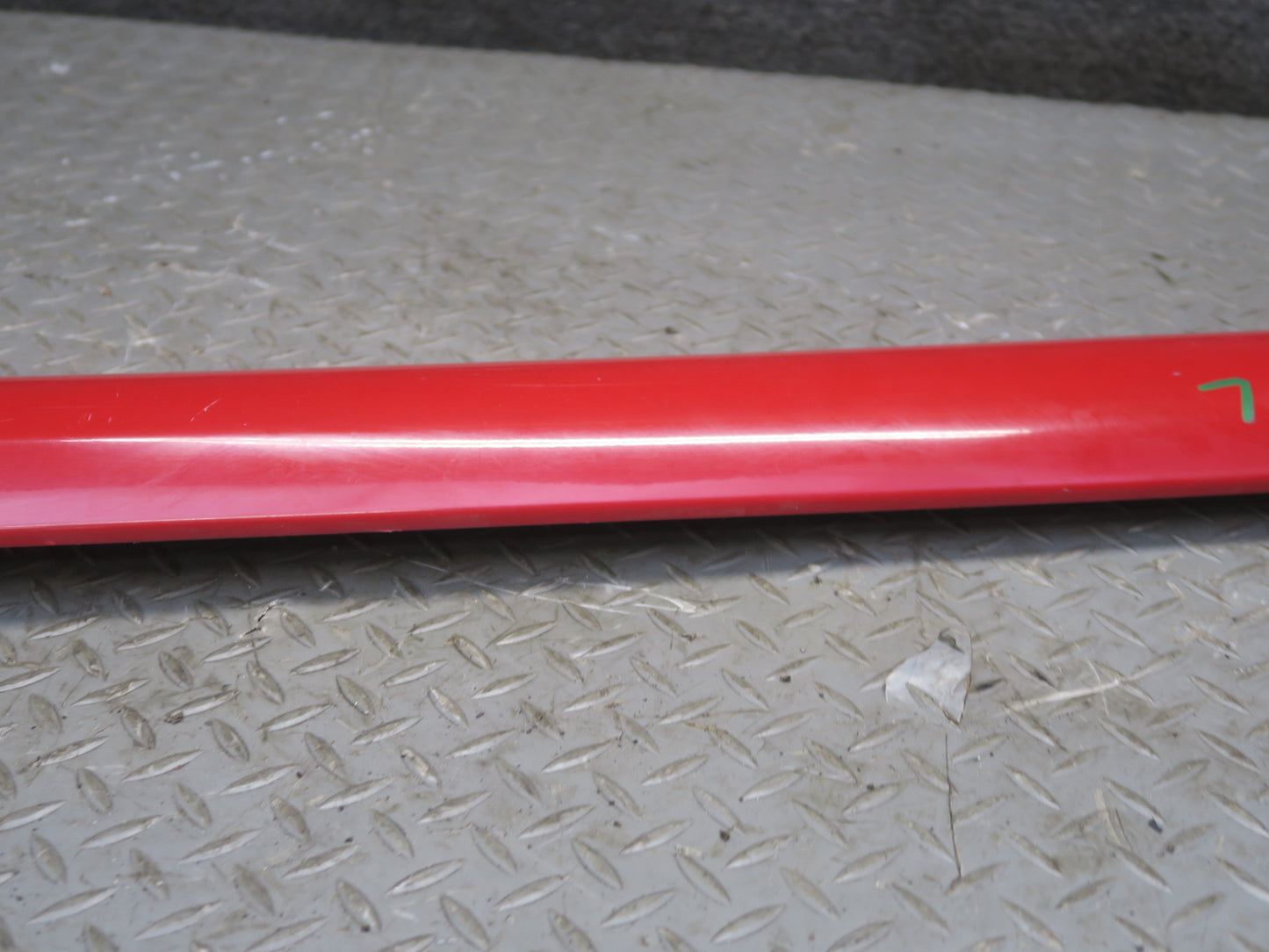 2008 VW Golf MK5 R32 Left Side Skirt Rocker Panel Lower Molding Tornado RED OEM