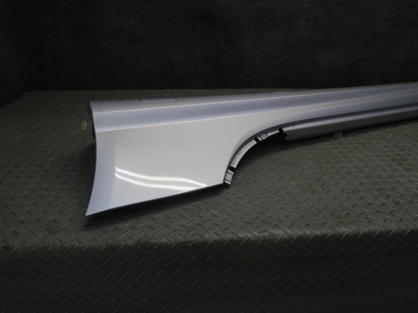 13-16 Mercedes R231 SL550 AMG Left Side Skirt Rocker Panel Lower Molding OEM