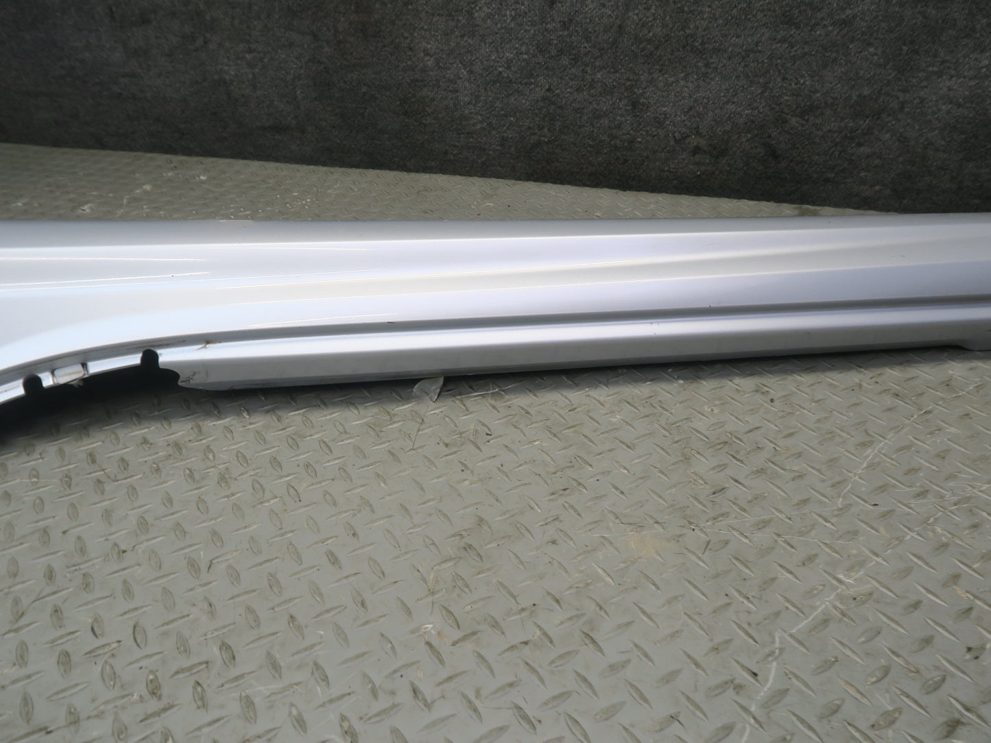 13-16 Mercedes R231 SL550 AMG Left Side Skirt Rocker Panel Lower Molding OEM