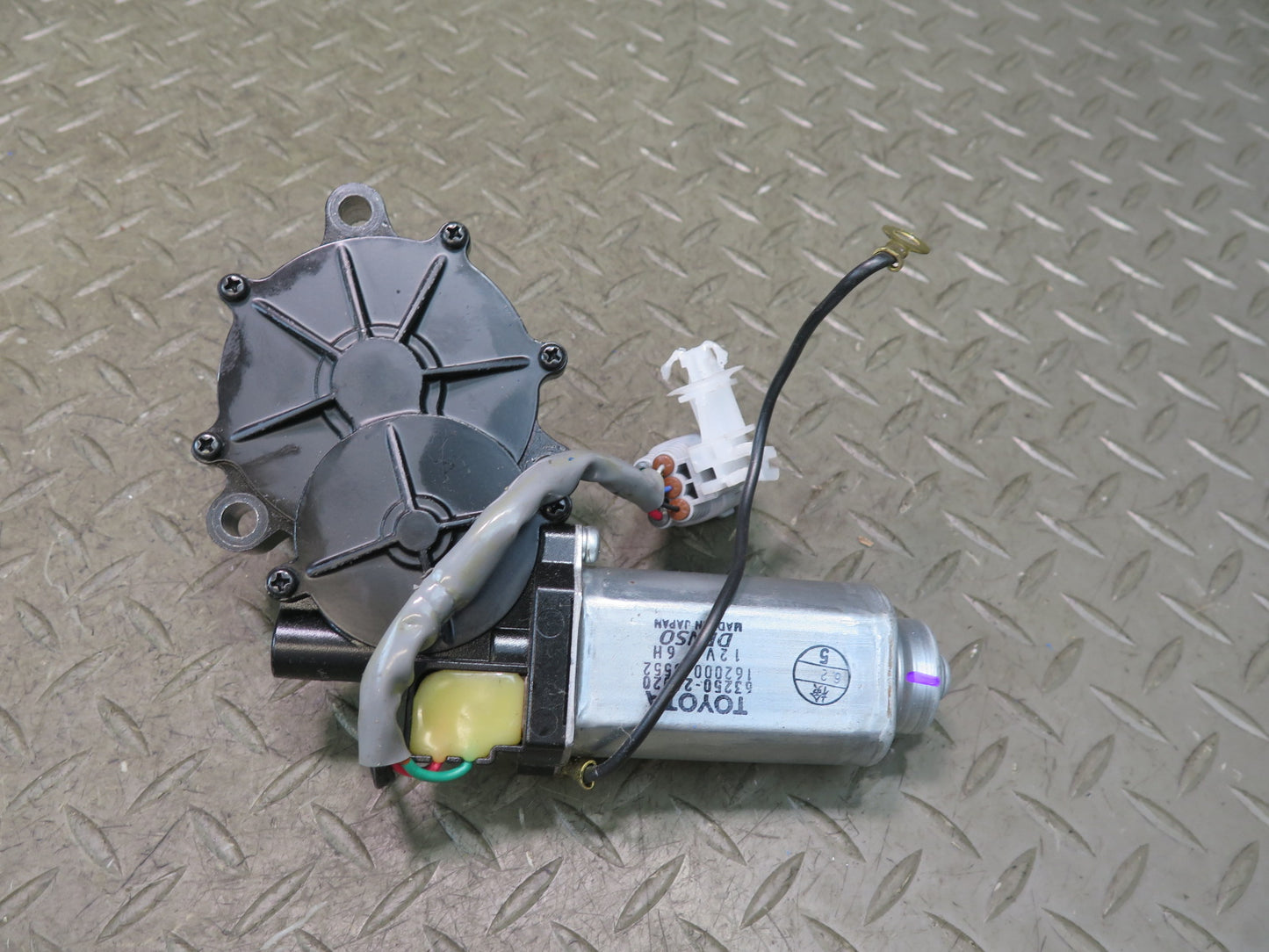 02-10 Lexus UZZ40L SC430 Set of 2 Rear Trunk Lid Hinge Drive Gear Motor OEM