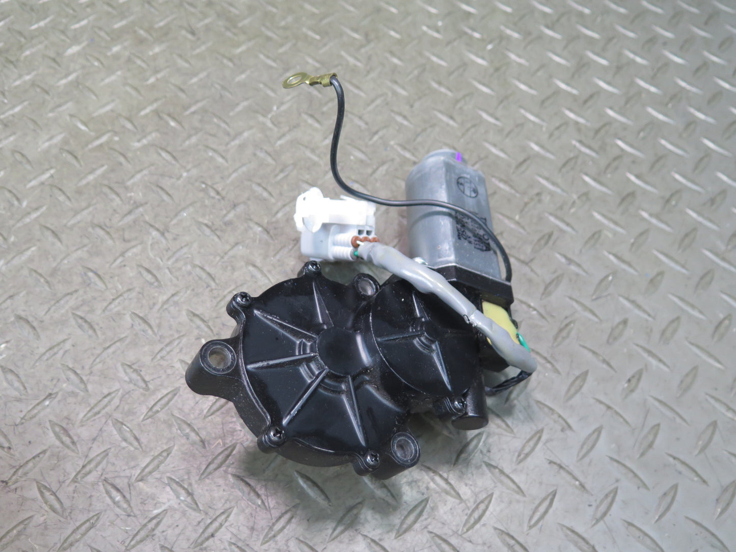 02-10 Lexus UZZ40L SC430 Set of 2 Rear Trunk Lid Hinge Drive Gear Motor OEM
