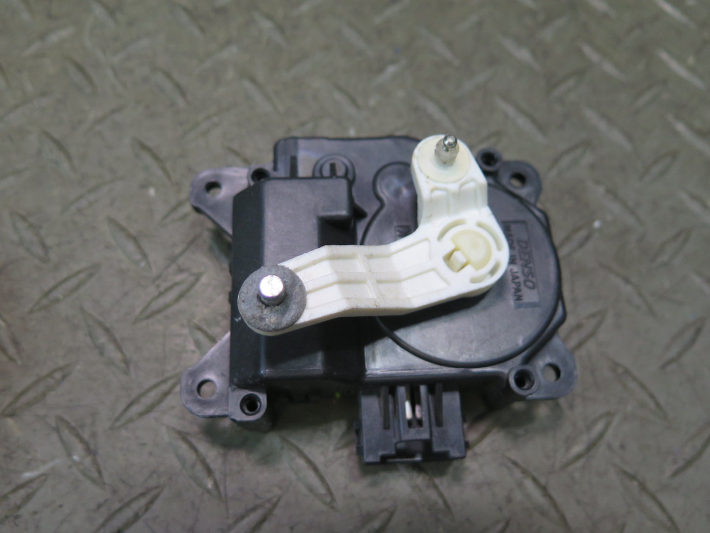 02-10 Lexus SC430 Set of 4 A/C Heater Flap Door Actuator Motor OEM